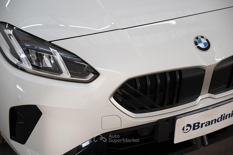 Nuova BMW 118 150 CV (110 kW) 2025 Alpin white pastello Utilitaria