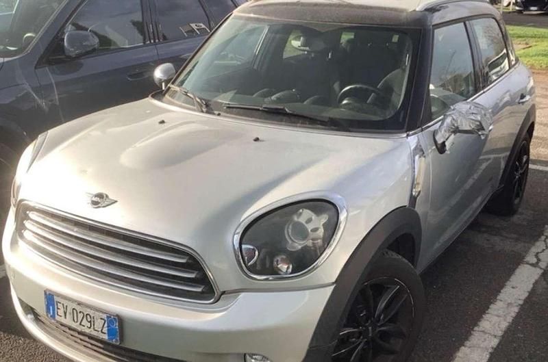 Usata Mini Cooper D Countryman Business 143 CV (105 kW) 2015 Grigio SUV