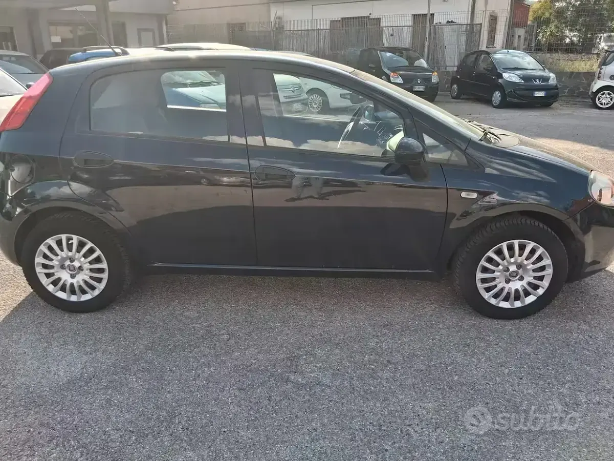 Usata Fiat Punto Street 69 CV (50 kW) 2016 Bluazzurro Utilitaria