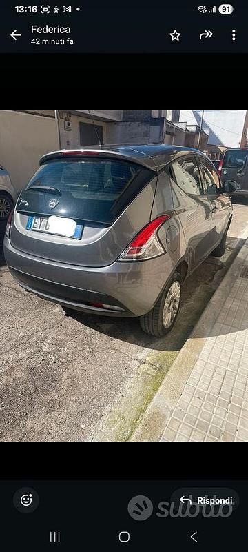 Usata Lancia Ypsilon 54 CV (39 kW) 2014 Grigio Utilitaria