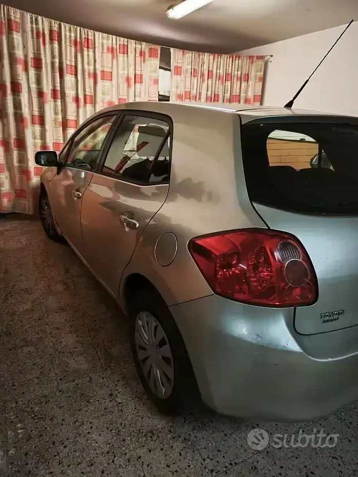 Usata Toyota Auris 90 CV (66 kW) 2008 Grigio Utilitaria