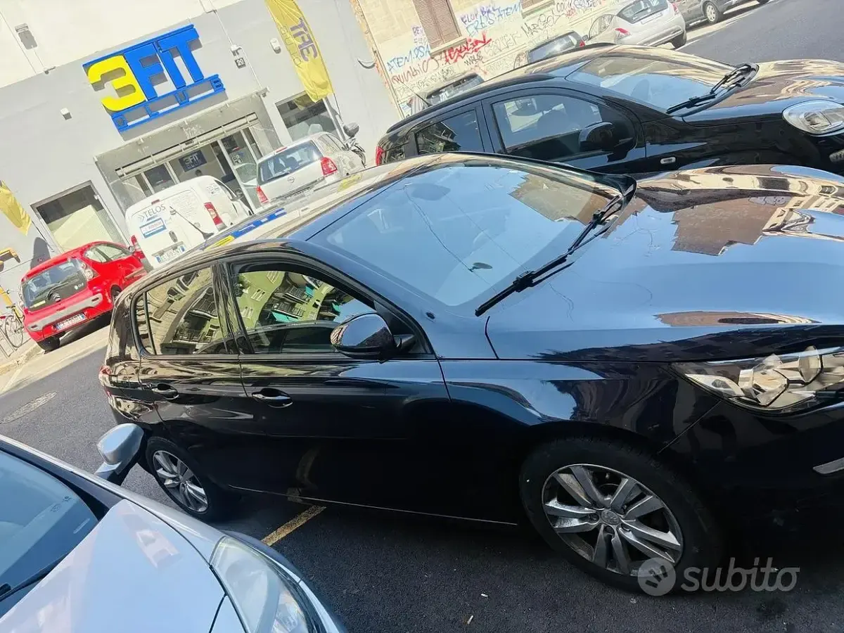 Usata Peugeot 308 116 CV (85 kW) 2015 Nero Berlina