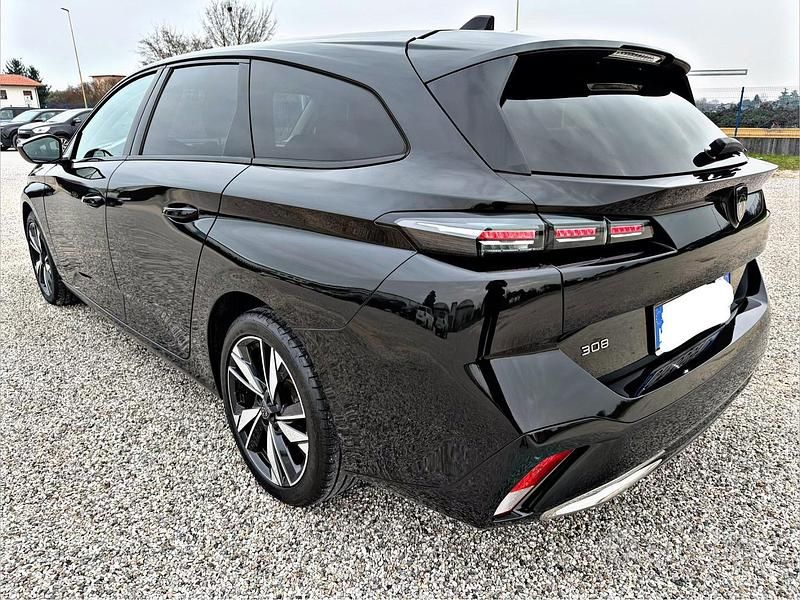 Usata Peugeot 308 Allure 130 CV (95 kW) 2022 Nero Station wagon