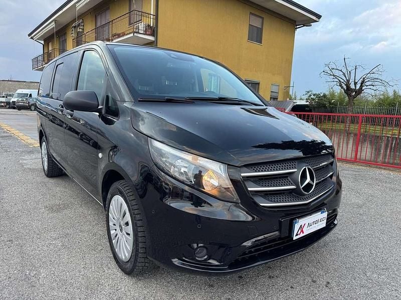 Begagnad Mercedes Vito 190 HK (139 kW) 2018 Svart Van