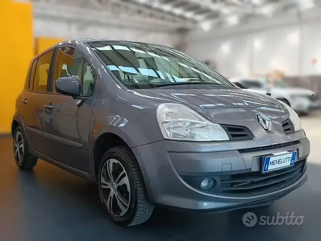 Usata Renault Modus Dynamique 75 CV (55 kW) 2009 Grigio Monovolume