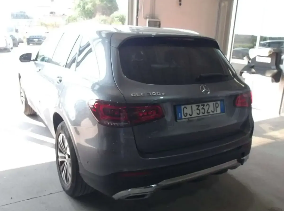 Usata Mercedes GLC300 Business 211 CV (155 kW) 2022 Grigio SUV