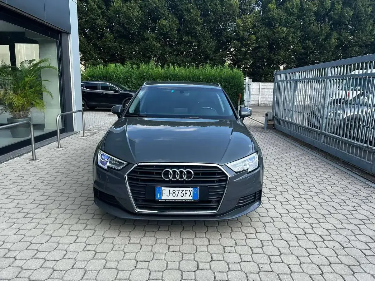 Usata Audi A3 Ambiente 110 CV (80 kW) 2017 Grigio Berlina