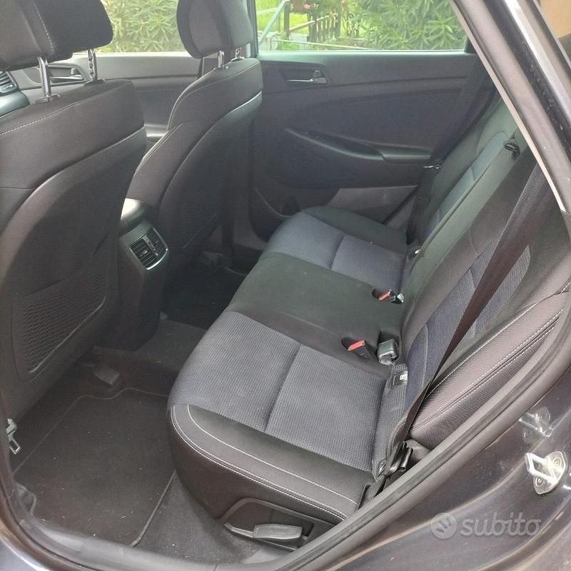 Usata Hyundai Tucson Edition 141 CV (103 kW) 2017 Grigio SUV