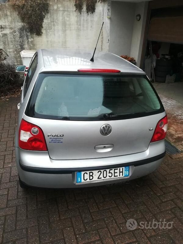 Usata VW Polo 80 CV (58 kW) 2002 Grigio Utilitaria