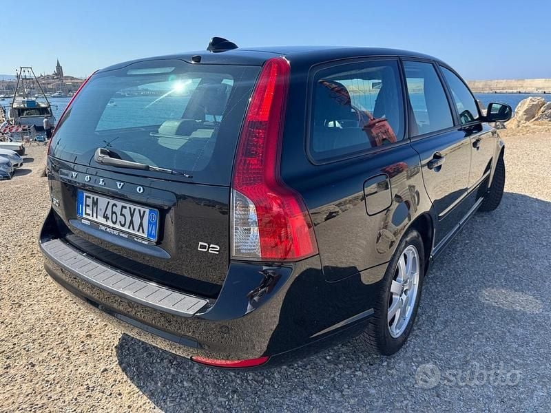 Usata Volvo V50 R-Design 114 CV (83 kW) 2012 Nero Station wagon