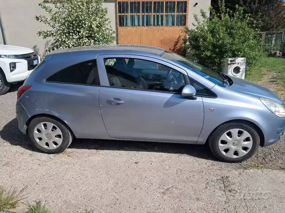 Usata Opel Corsa 80 CV (58 kW) 2009 Utilitaria