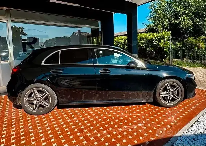 Usata Mercedes A180 Premium 116 CV (85 kW) 2025 Nero Berlina