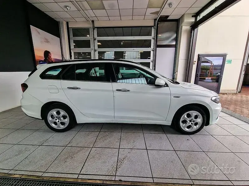Usata Fiat Tipo Business 120 CV (88 kW) 2019 Nero Station wagon