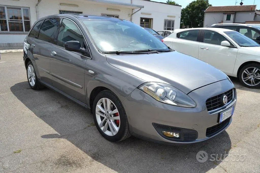 Usata Fiat Croma Emotion 150 CV (110 kW) 2010 Grigio Station wagon