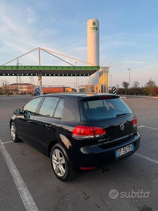 Usata VW Golf VI Trendline 110 CV (80 kW) 2009 Nero Utilitaria