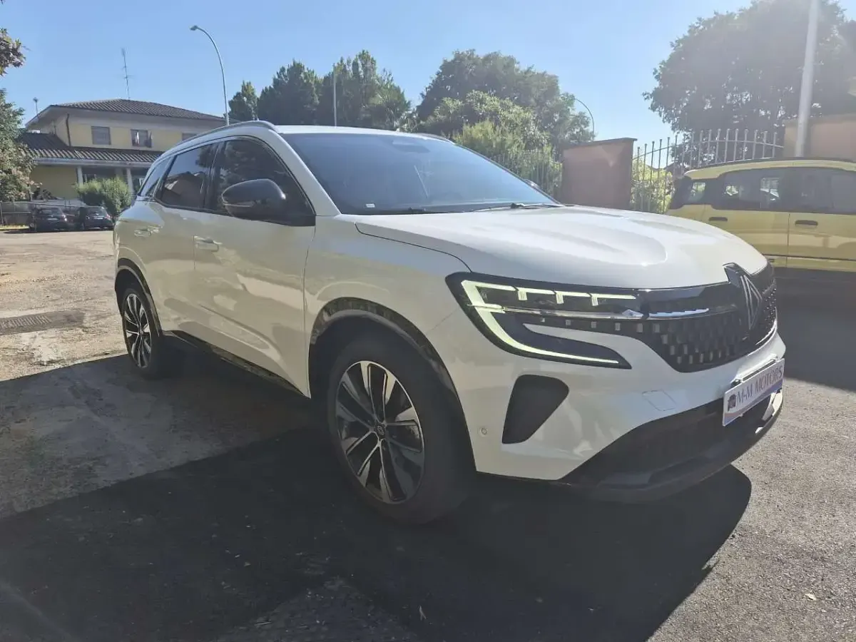 Usata Renault Austral Techno 131 CV (96 kW) 2023 Bianco SUV