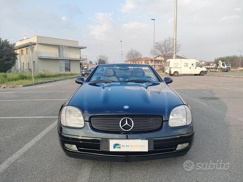 Usata Mercedes SLK230 193 CV (141 kW) 1999 Nero Cabrio