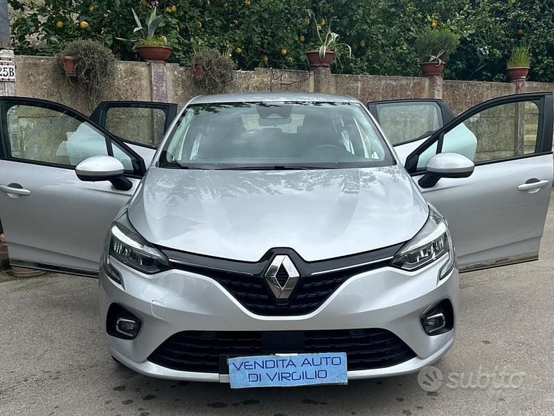 Grigio Usata 2020 Renault Clio V Zen Tre volumi | 12.500 € (Buon prezzo) - Immagine 1/4