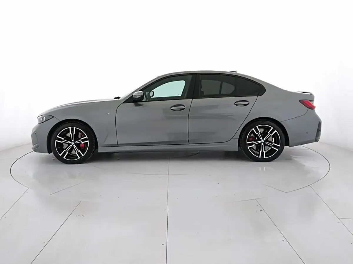 Usata BMW 320 M Sport 190 CV (139 kW) 2025 Skyscraper grey Berlina