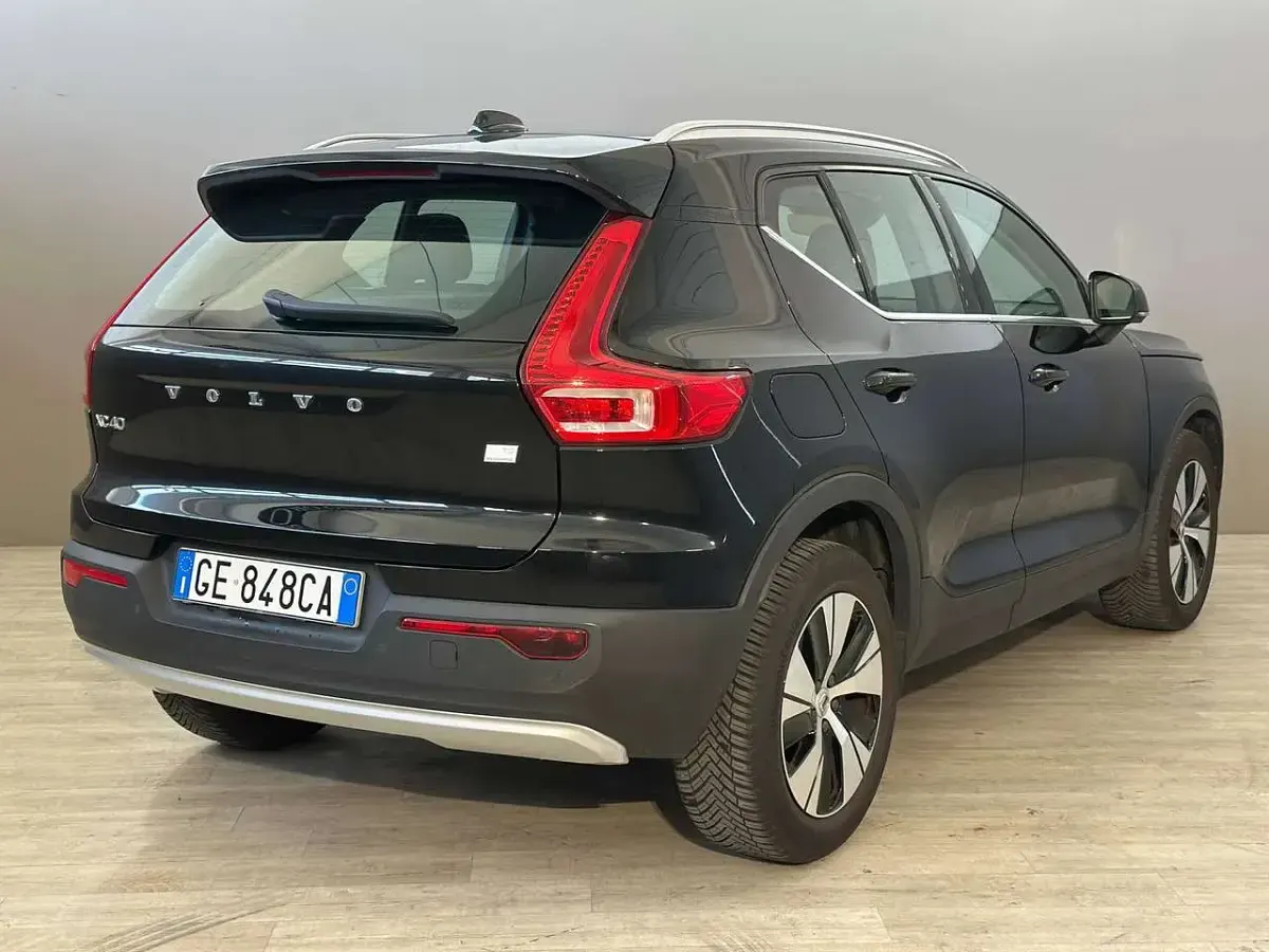 Usata Volvo XC40 129 CV (94 kW) 2023 Nero SUV