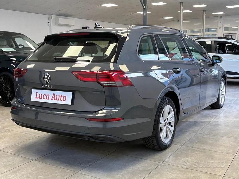 Usata VW Golf VIII 116 CV (85 kW) 2021 Grigio scuro Station wagon