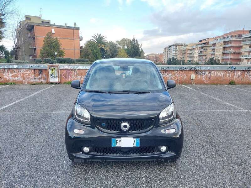 Usata Smart ForTwo Electric Drive Passion 41 kW (56 CV) 2019 Nero Utilitaria