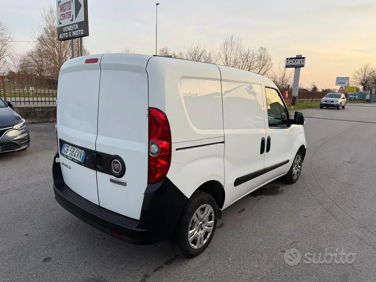 Usata Fiat Doblò S 105 CV (77 kW) 2020 Bianco