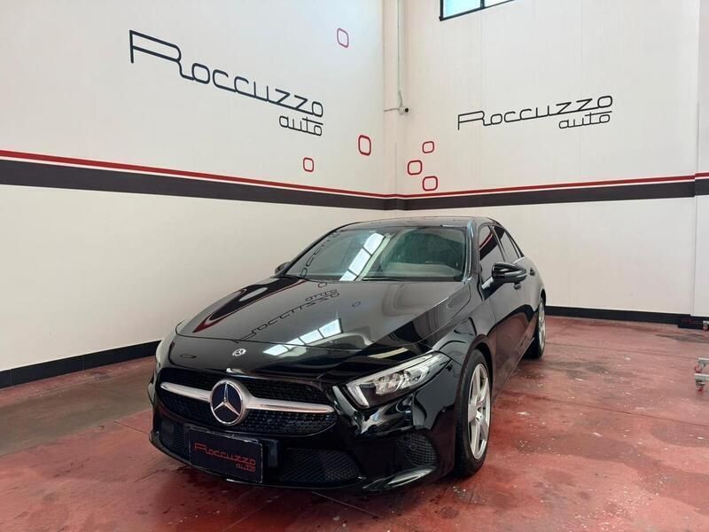 Usata Mercedes A180 Premium 116 CV (85 kW) 2019 Nero Berlina