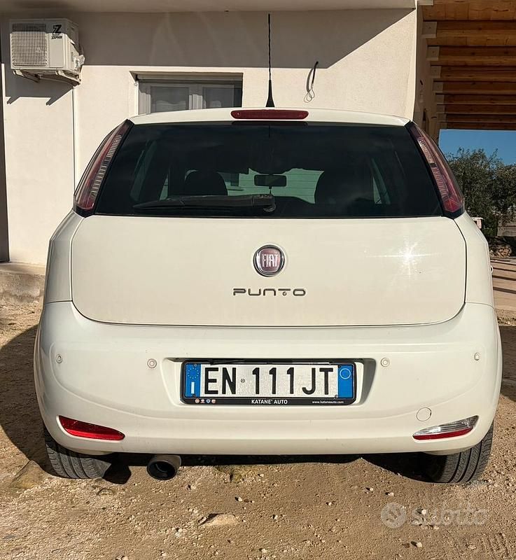 Usata Fiat Punto Pop 75 CV (55 kW) 2012 Utilitaria