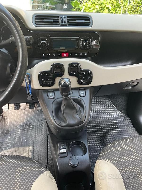Verde Usata 2011 Fiat Panda Trekking Due volumi | 4500 € (Cara) - Immagine 1/4