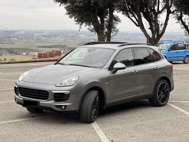 Usata Porsche Cayenne 262 CV (192 kW) 2016 Grigio SUV