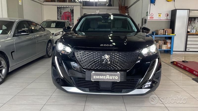 Usata Peugeot 2008 Allure 110 CV (80 kW) 2022 Nero SUV