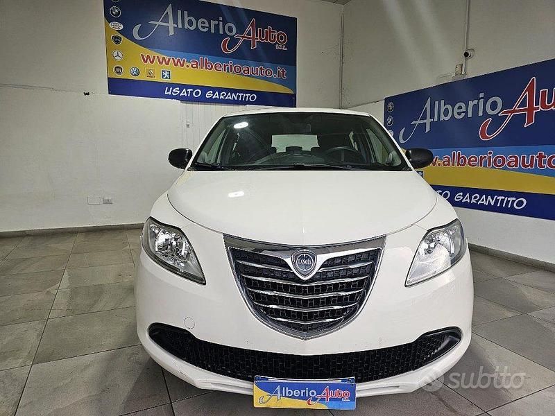 Usata Lancia Ypsilon Silver 69 CV (50 kW) 2014 Beige Utilitaria