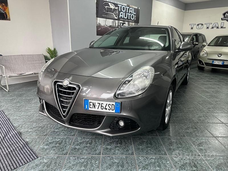Usata Alfa Romeo Giulietta Progression 119 CV (87 kW) 2012 Grigio Utilitaria