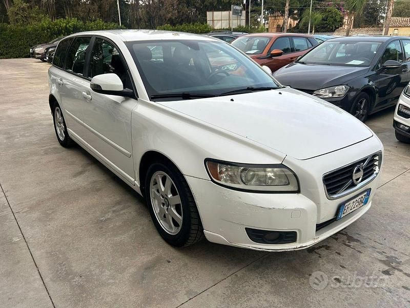Usata Volvo V50 116 CV (85 kW) 2010 Bianco Station wagon