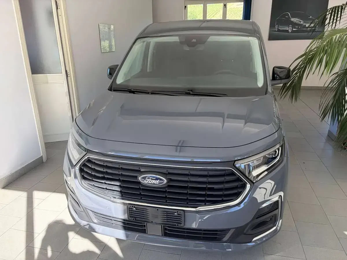 Nuova Ford Transit Titanium 122 CV (89 kW) 2025 Comet grey Furgone