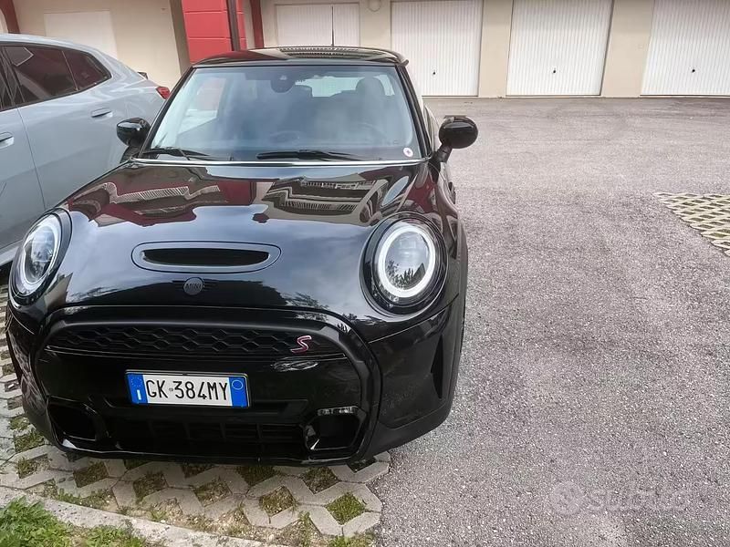 Usata Mini Cooper S 178 CV (130 kW) 2022 Nero Utilitaria