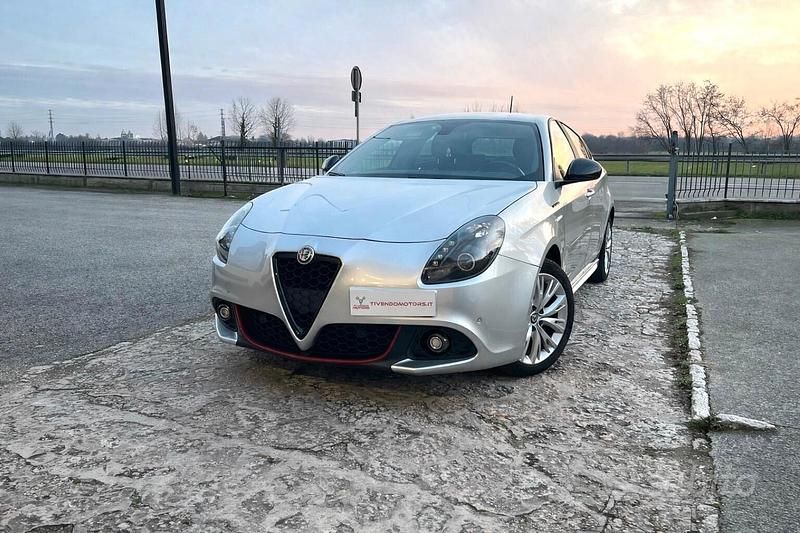 Usata Alfa Romeo Giulietta Super 120 CV (88 kW) 2017 Grigio Utilitaria