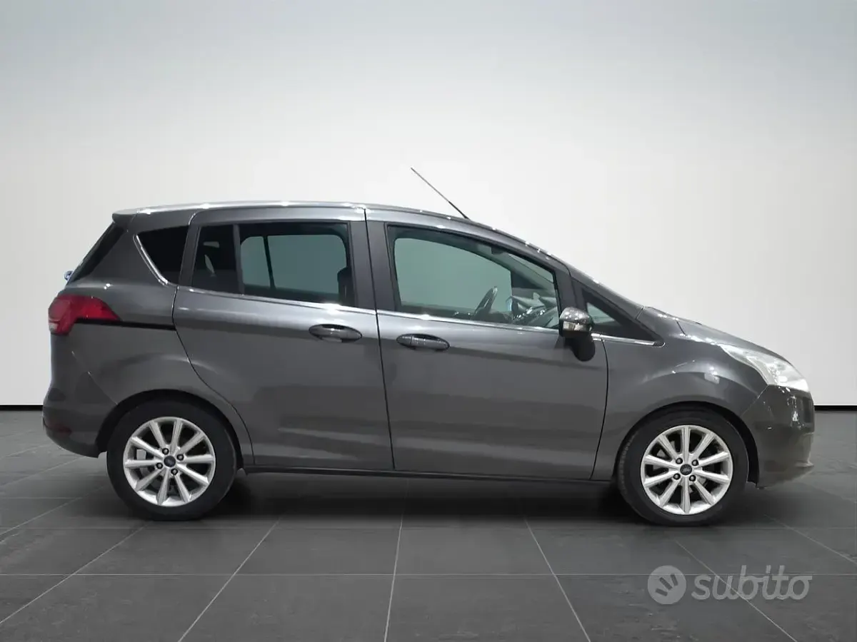 Usata Ford B-MAX Titanium X 75 CV (55 kW) 2016 Grigio Monovolume