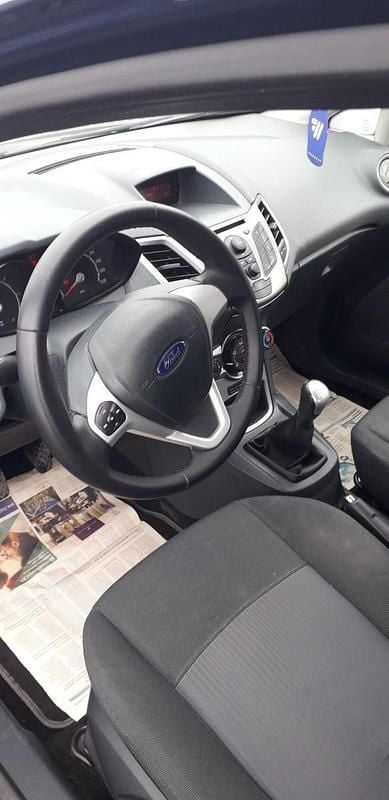 Usata Ford Fiesta Titanium 70 CV (51 kW) 2011 Blu Berlina