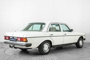 Usata Mercedes 300 88 CV (64 kW) 1980 Bianco Berlina