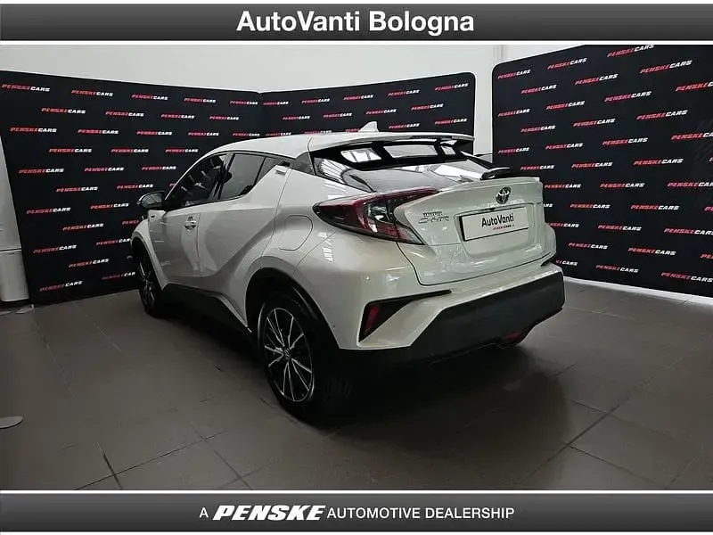 Usata Toyota C-HR Lounge 122 CV (89 kW) 2019 Bianco SUV