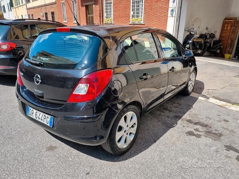 Usata Opel Corsa Cosmo 80 CV (58 kW) 2008 Nero Utilitaria