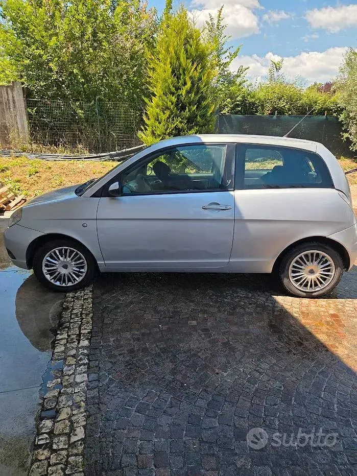 Usata Lancia Ypsilon 60 CV (44 kW) 2009 Utilitaria