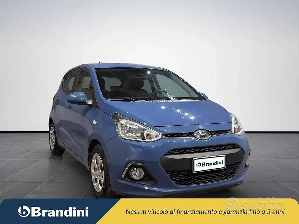 Usata Hyundai i10 67 CV (49 kW) 2016 Blu pastello Utilitaria