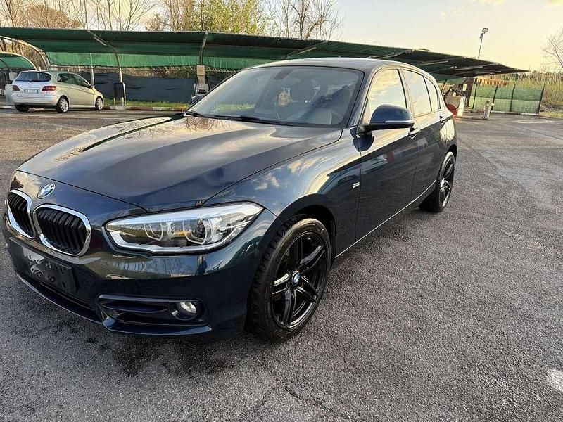 Usata BMW 116 Sport Line 116 CV (85 kW) 2015 Blu Utilitaria
