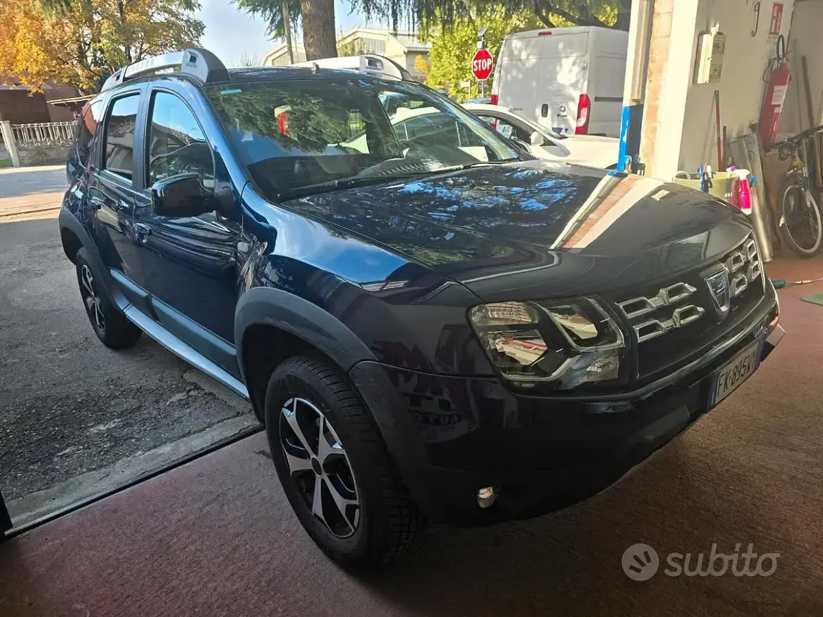 Usata Dacia Duster Lauréate 109 CV (80 kW) 2017 Bluazzurro SUV