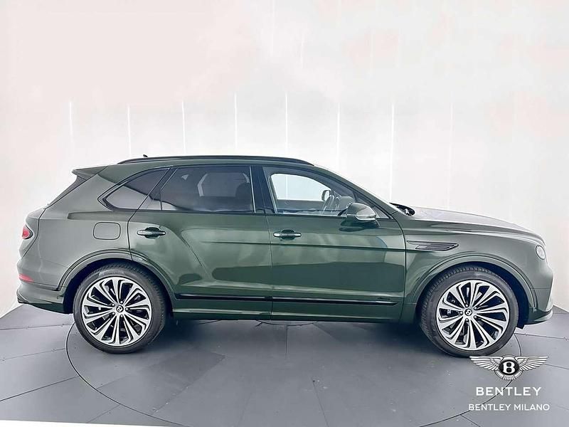 Usata Bentley Bentayga 550 CV (404 kW) 2024 Verde SUV