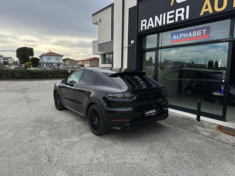 Usata Porsche Cayenne 460 CV (338 kW) 2022 Nero SUV
