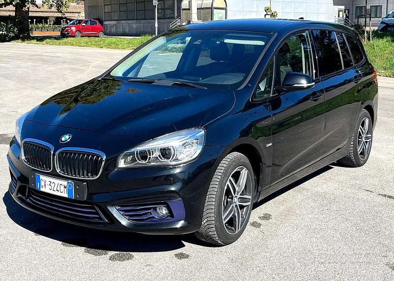 Nero Usata 2015 BMW 216 Gran Tourer Sport Line Monovolume | 11.500 € (Buon prezzo) - Immagine 1/4